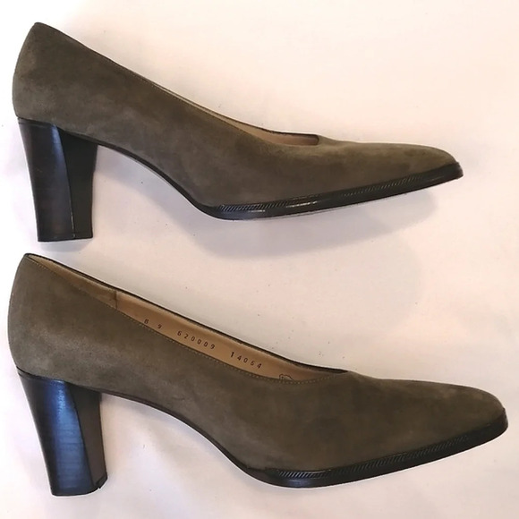 Bruno Magli Suede Italian Vero Cuoio Olive Green Wooden Block Heel Pumps Size 9 - Picture 16 of 16